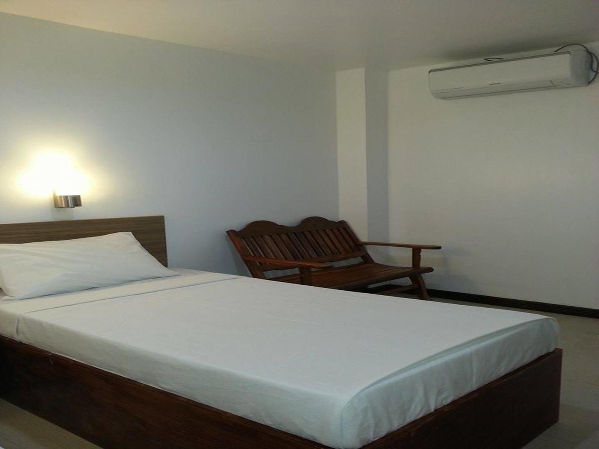 Reddoorz Plus Near Vigan City Commercial Center Zewnętrze zdjęcie
