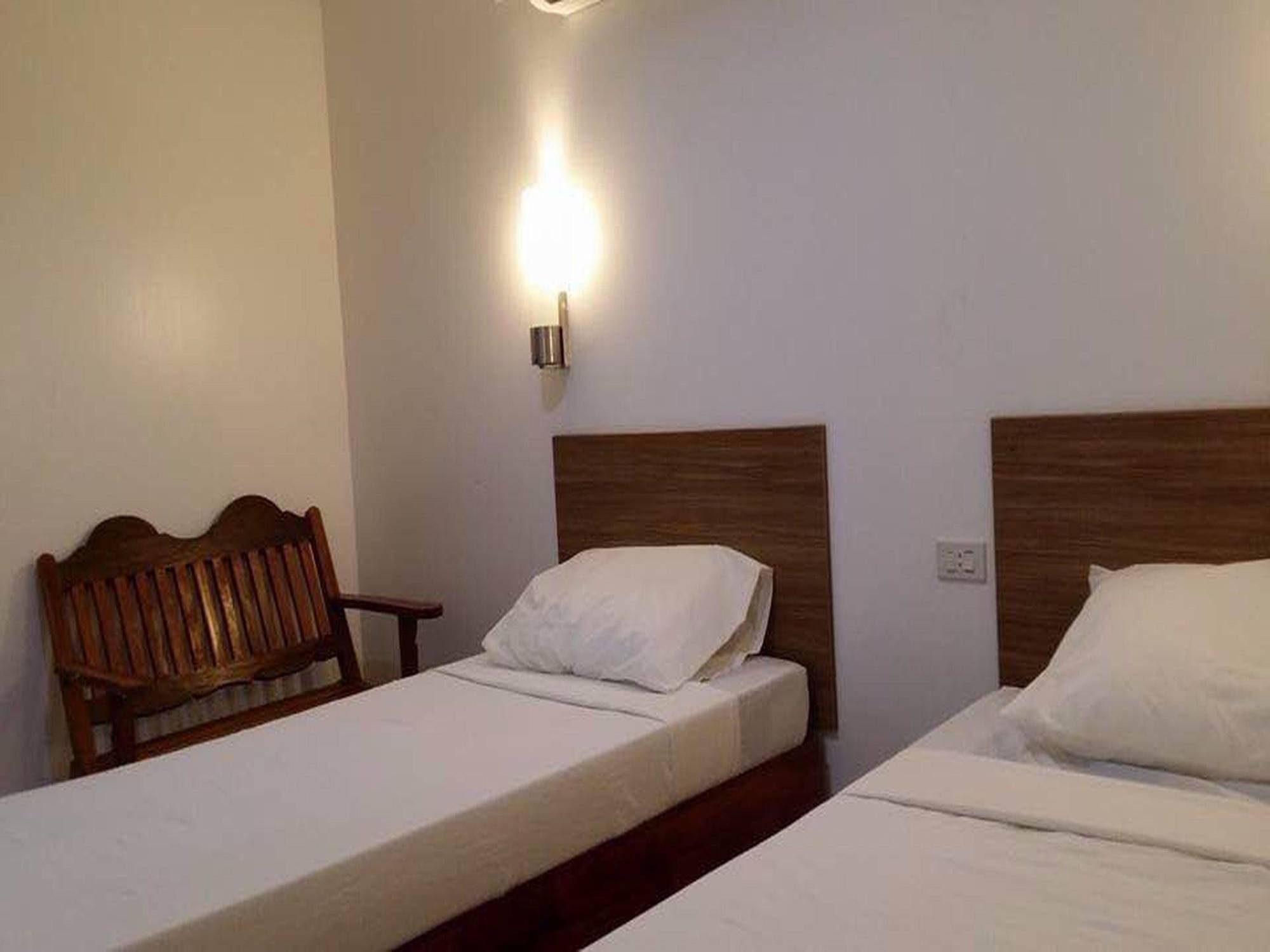 Reddoorz Plus Near Vigan City Commercial Center Zewnętrze zdjęcie